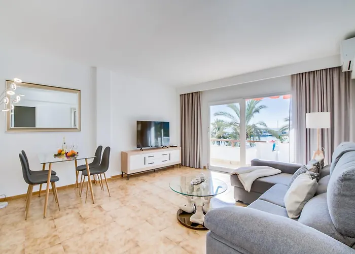 Apartment For 4, With Sea Views