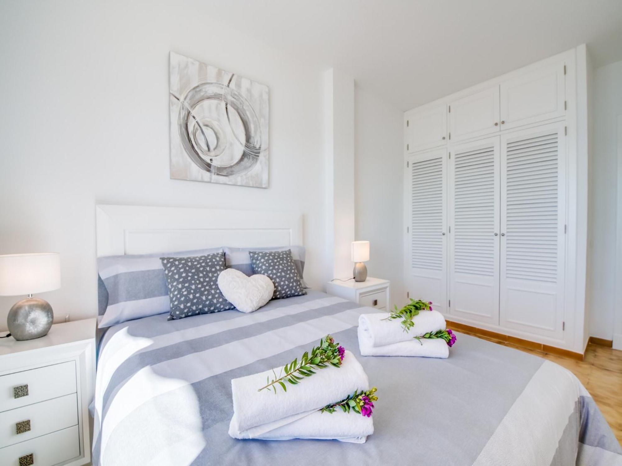For 4, With Sea Views Apartment