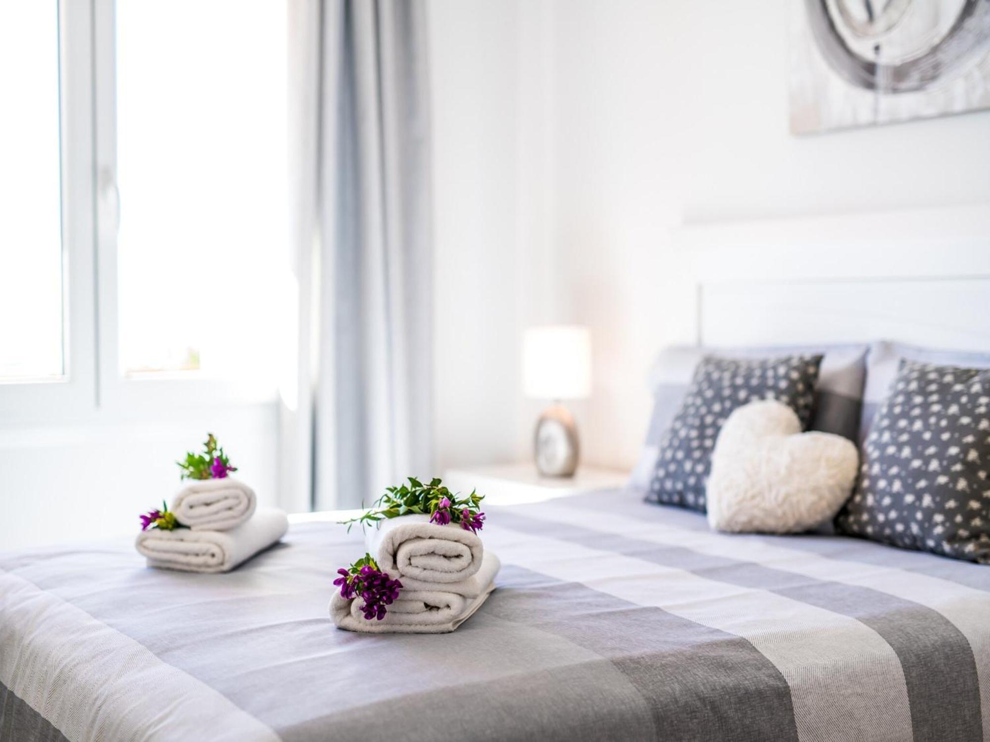 For 4, With Sea Views Apartment *