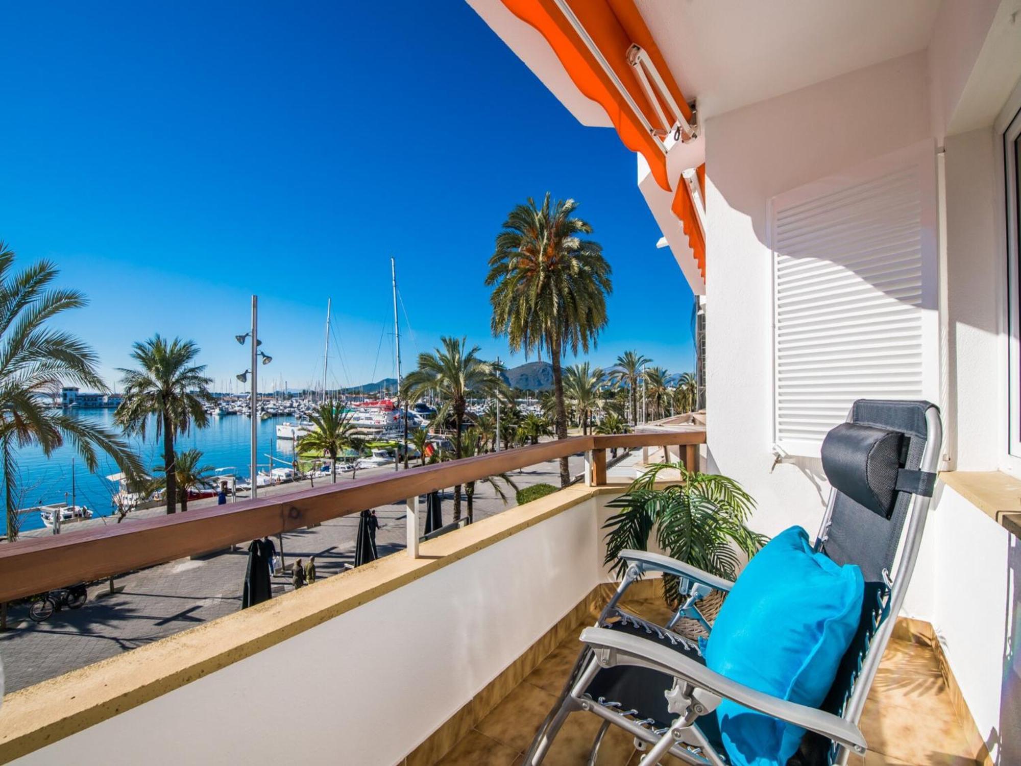 Apartment For 4, With Sea Views *